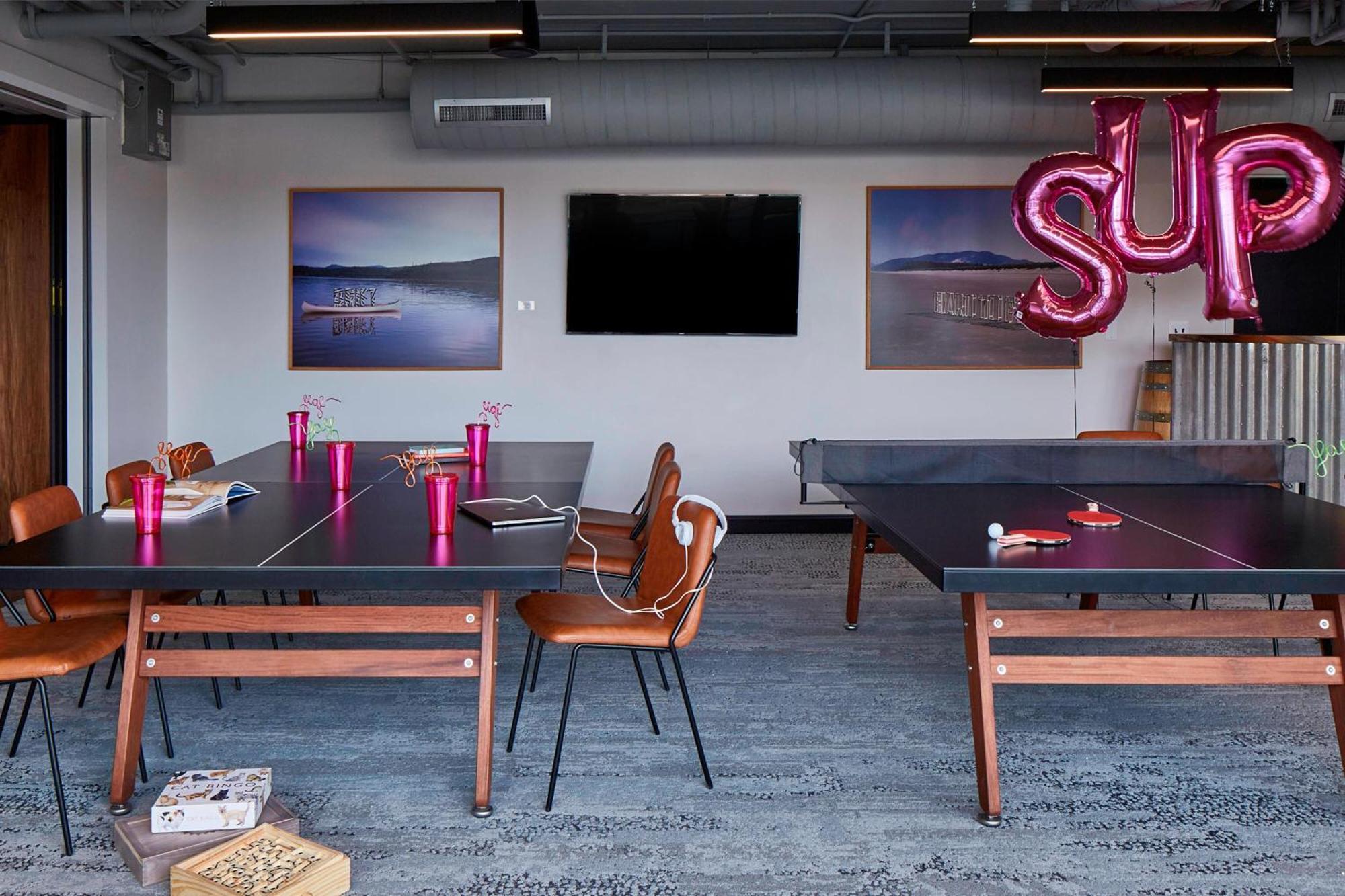 Moxy Denver Cherry Creek Ξενοδοχείο Εξωτερικό φωτογραφία